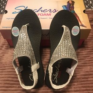 Sketchers Yoga Foam Sandals